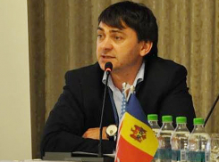 Либерал-демократы изгнали из фракции подозреваемого в коррупции депутата 