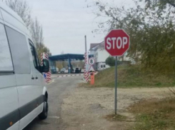 Адские очереди на границе с Румынией вынудили пассажиров мучиться в автобусе Кишинев - Рим