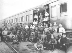 Тайна снимка с Есениным на бессарабской станции Новоселица.  К 130-летию со дня рождения великого поэта