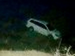 Страстный секс в машине на краю обрыва едва не стоил любовникам жизни 