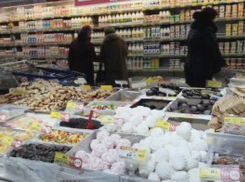 Просроченные продукты и грубое нарушение гигиены обнаружили сотрудники ANSA в популярной сети супермаркетов Кишинева 