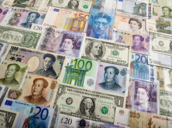 Евро и доллар растут по отношению к лею: курсы валют на пятницу и выходные