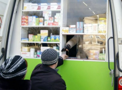 «Действуют в интересах фармацевтических компаний»: группа Pentru Moldova об отмене законов 