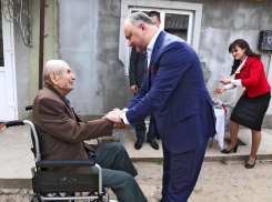 Президент вручил высшую награду страны 100-летнему ветерану ВОВ  