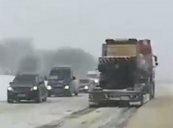 Около ста автомобилей застряли в метель на трассе в Оргеевском районе 