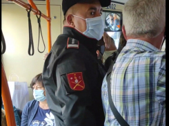 По троллейбусам Кишинева ходят карабинеры и выгоняют тех, кто без масок