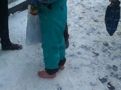 Отважная женщина, разгуливающая босиком по снегу в Кишиневе, удивила прохожих