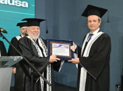 Сооснователь Apple Стив Возняк получил звание Doctor Honoris Causa в Молдове: «Человек важнее технологий»
