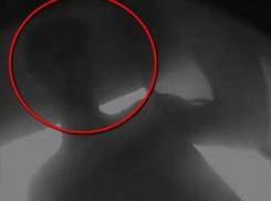 «Неуловимый преступник», специализирующийся на столичных женщинах, попал на видео