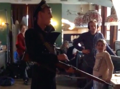 Скандальный актер Панин попытался застрелить Собчак: «Буржуи, кончилось ваше время»