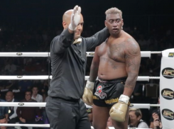 Нокаутом и смертью главы Всемирной федерации бодибилдинга завершился поединок по тайскому боксу в Сингапуре 