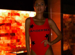 Vander Sex: молдавская красавица-певица показала свое самое эротическое фото