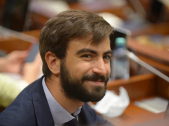 PAS-овец спрятал сумку с ценностями в кустах у посольства США, откуда ее стащили