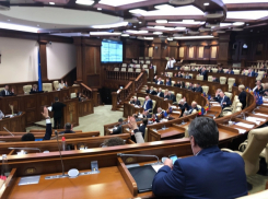 COVID-19 проник в молдавский парламент: у депутата ДПМ подтвердился коронавирус 