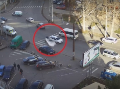 В Кишиневе мужчина едва не попал под колеса, пожертвовав упаковкой стирального порошка