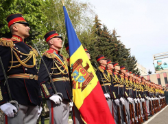 Президент поблагодарил военнослужащих Нацармии за вклад в устранение последствий стихии 