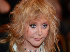 Одесситка подала в суд на Аллу Пугачеву за «крылья», с помощью которых певица «заходит в любого человека»