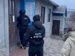 В Хынчештах четверо вооруженных вымогателей попали под стражу