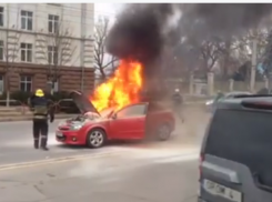 В Кишиневе во время движения загорелся автомобиль 