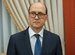 Роман Казан - чиновник, ужившийся со многими режимами