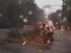 Сильнейший ливень обрушился на север Молдовы 