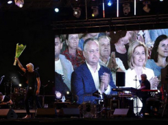 Грандиозным концертом завершился праздник в Комрате, на котором присутствовал президент страны и многочисленные гости 