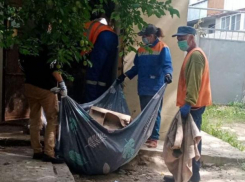 Из дома в Кишиневе вывезли три машины мусора