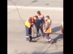 Ремонт дорог по-молдавски: засыпать яму и утоптать