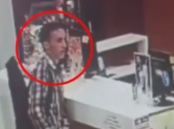 Угонщик автомобиля со столичной парковки «попался» на видео