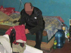 Обнаженный извращенец совершал в душе бассейна и у себя дома развратные действия против детей