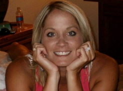 Красавица-блондинка начала заниматься сексом с 15-летним школьником