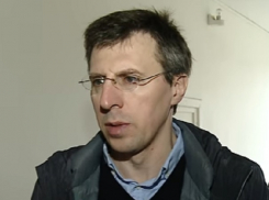 Неунывающий Киртоакэ, находящийся под следствием, заявил о желании стать депутатом парламента