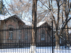 Возмущенные кишиневцы отстояли больницу легендарного врача, смотревшего смерти в глаза