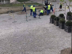 «Раскопки» на пешеходной улице в столице - что ищут рабочие?