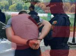 «Спортсмены», задержанные в Долине роз, вымогали 10 тыс. евро за вымышленный долг