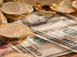 Уверенный рост доллара, евро и румынского лея пообещали в Нацбанке 