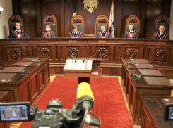 Срочно! Конституционный суд Молдовы в полном составе подал в отставку