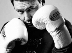 Выстрел в бойца: киллер чуть не убил Иона Шолтояну прямо возле его дома