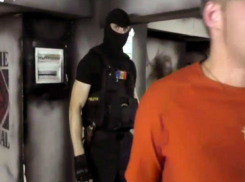 Задержание наркоманов в секторе Чеканы показали на видео 