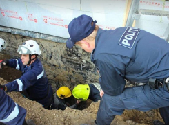 В Кишиневе спасателям пришлось откапывать мужчину, погребенного под обвалом