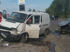 Два человека серьезно пострадали в столкновении авто на трассе Фалештского района