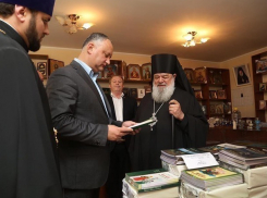 Православная вера является основой консолидации молдавского общества, - Додон 