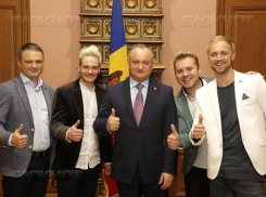 За группу SunStroke Project в полуфинале Евровидения - 2017 болел и президент с семьей 