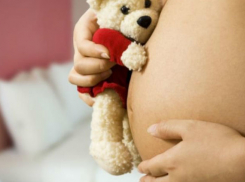 12-летняя девочка забеременела после активных занятий сексом с гражданином Румынии