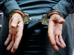 22 задержанным патрульным инспекторам продлили срок ареста