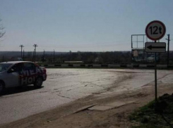 Водителей крупнотоннажных грузовиков, разрушающих дома в Бульбоаке, решили наказывать