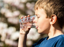 Восьмилетний мальчик впал в кому, выпив папиного самогона