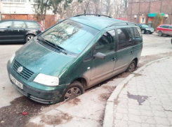 В Кишиневе асфальт снимают, когда положено, а кладут снова, когда хотят