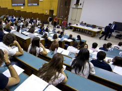 На какие стипендии могут рассчитывать студенты в Молдове 