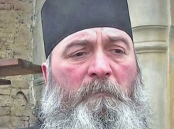 Выстрелами из ружья священник сразу после службы в церкви убил собак